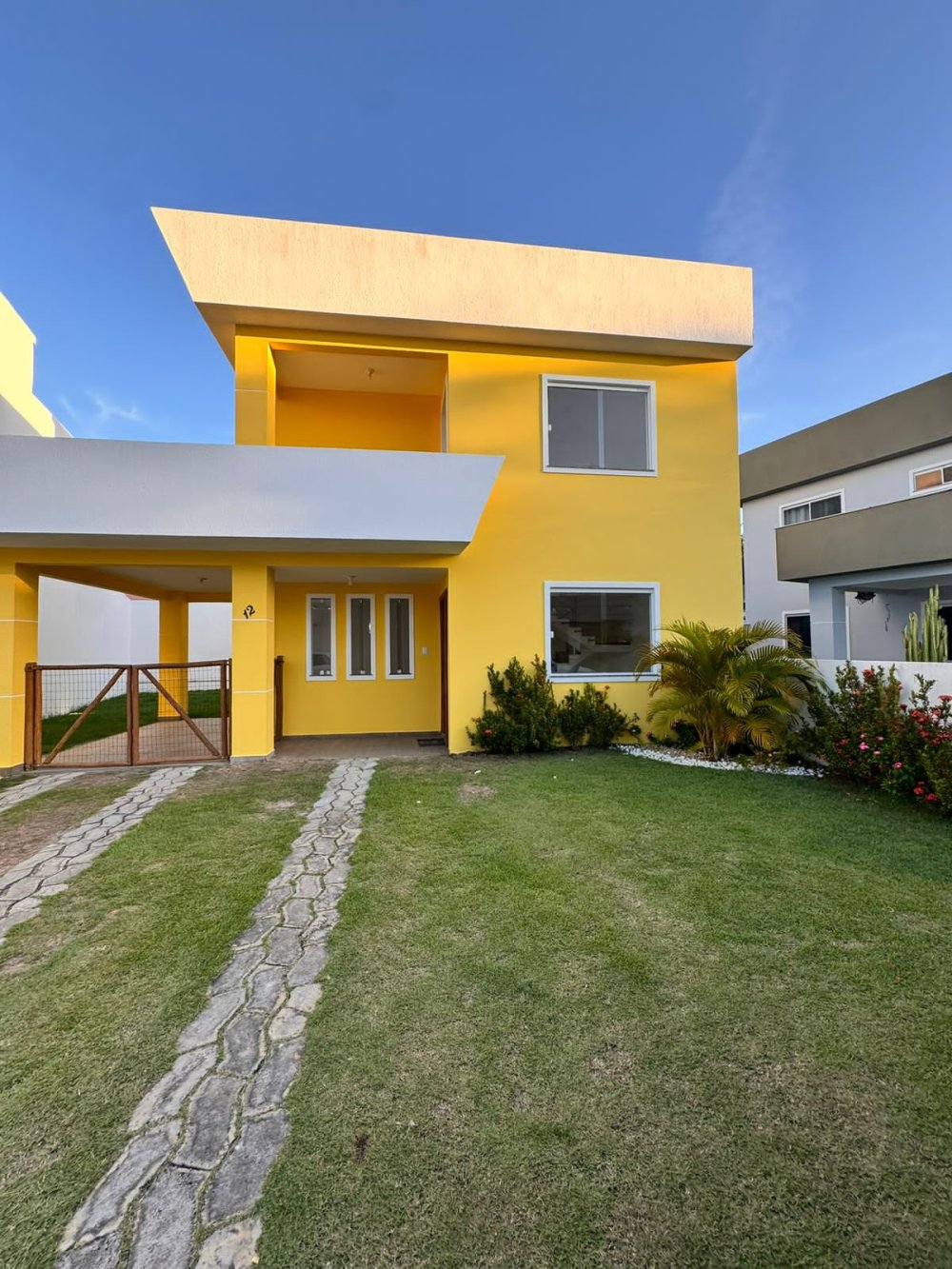 Casa em Condomnio - Aluguel - Busca Vida - Camaari - BA