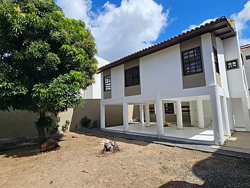 Casa em Condom�nio para Aluguel