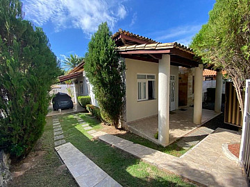 Casa em Condom�nio para Aluguel